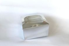 CAJAS DESAYUNO / MINI TORTA 20X20X10 (BLANCA - PLATEADA HOLOGRAFICAS - CORAZONES ROJOS - FLORES ROJAS)